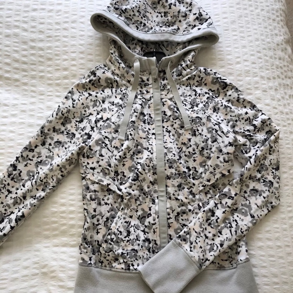 COPY - Lululemon After Asana Jacket Not So Petite…